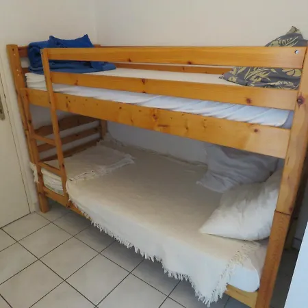 T2 Cabine Avec Terrasse Et Parking Prive A Sete - Fr-1-472-103 Sète